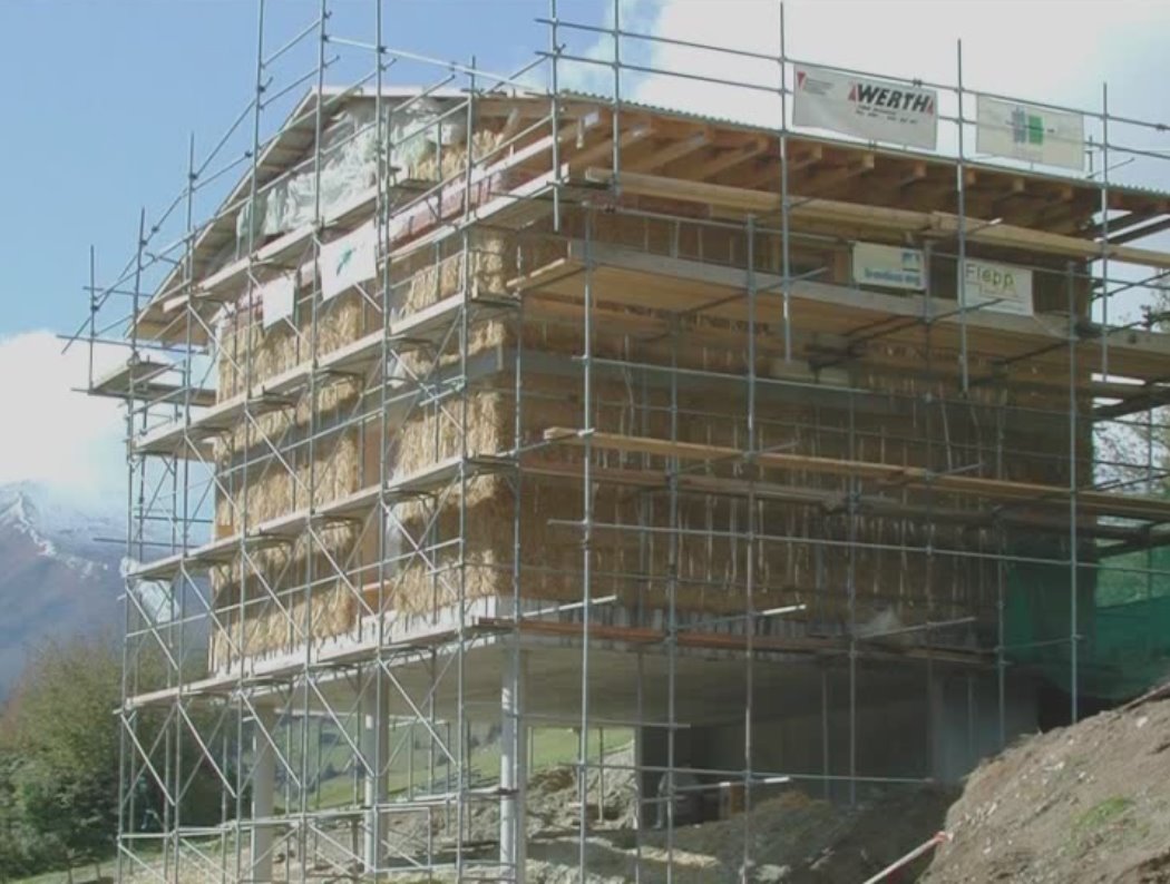 Casa_em_palha_Sui_a3.jpg