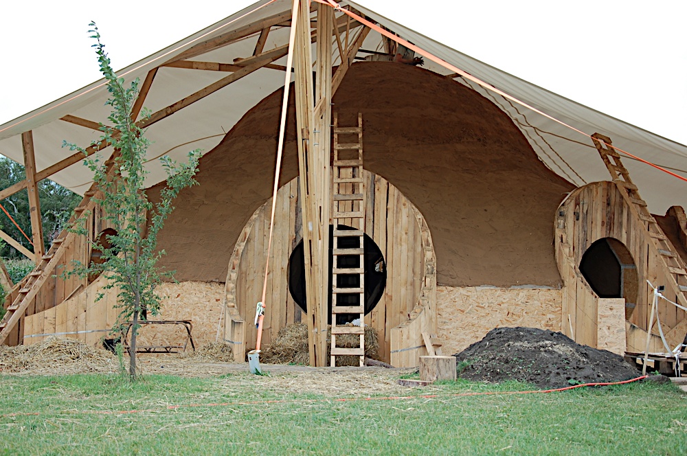 Strawbale Dome na Eslováquia