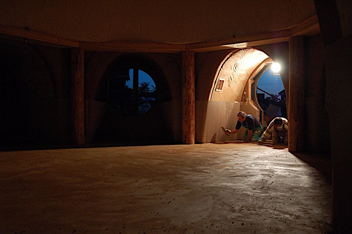 Strawbale Dome na Eslováquia