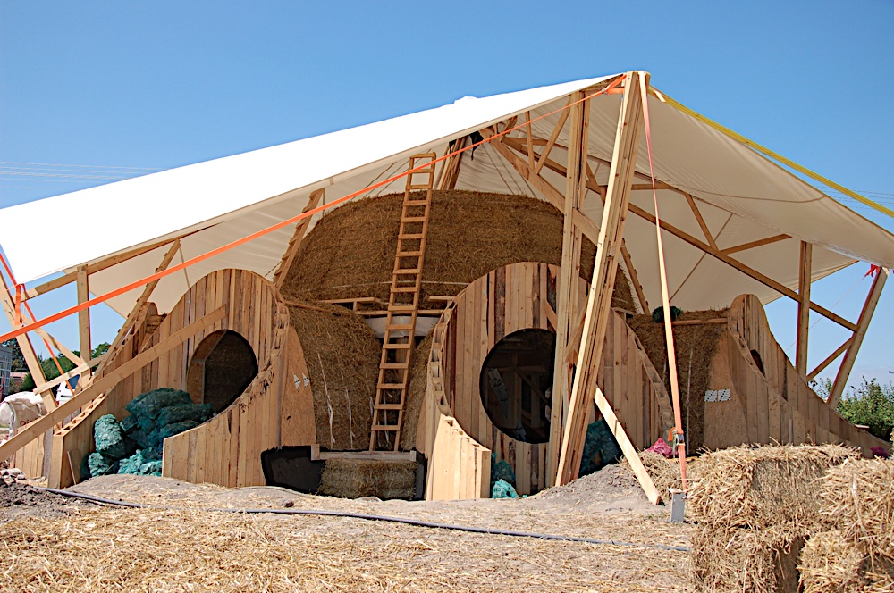 Strawbale Dome na Eslováquia