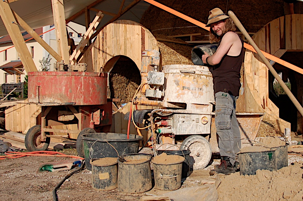Strawbale Dome na Eslováquia