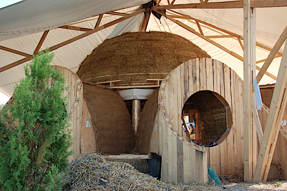Strawbale Dome na Eslováquia