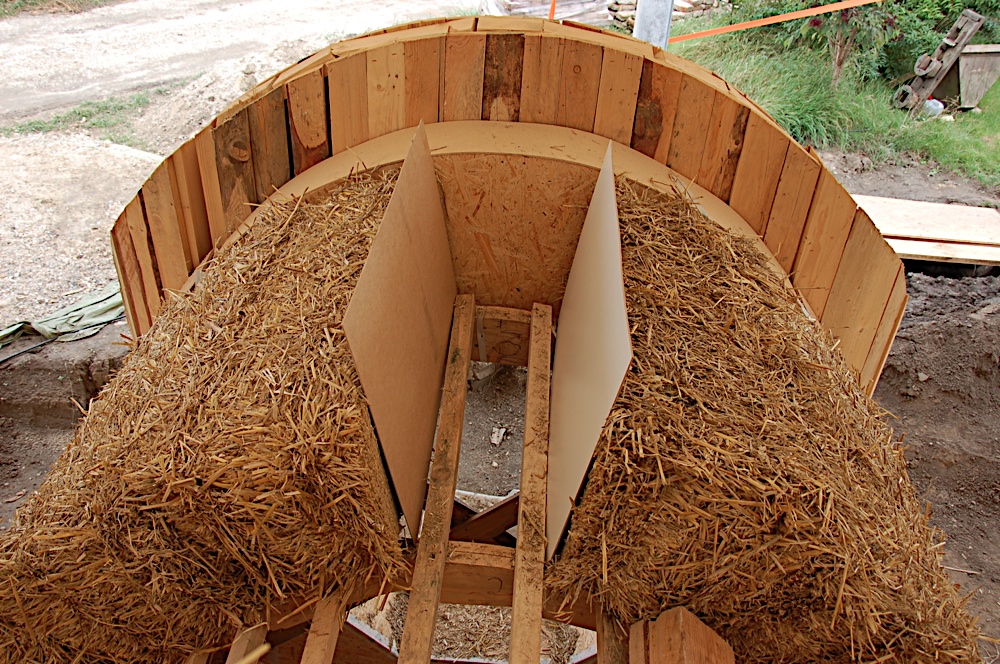 Strawbale Dome na Eslováquia