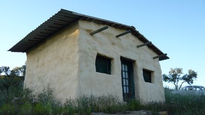 Abrigo no Alandroal em Fardos de Palha